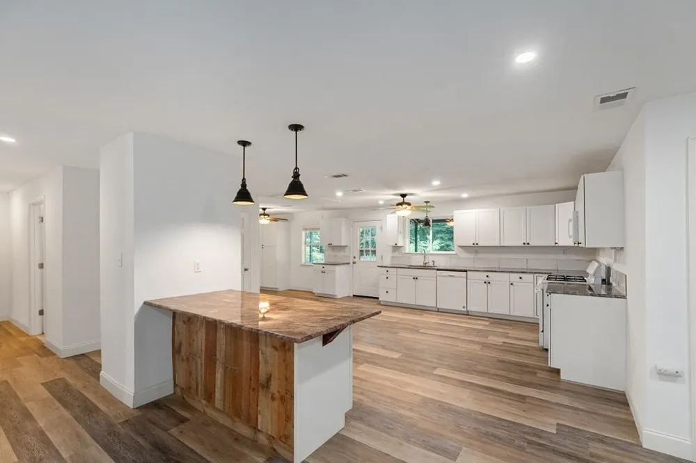 15800 County Road 4009 Mabank, TX 75147