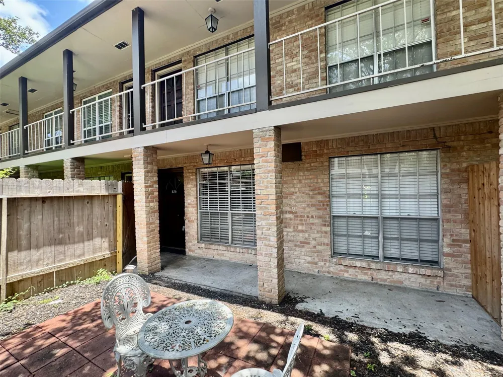 829 Wax Myrtle Lane Houston, TX 77079