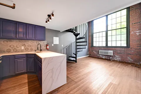384 TRENTON AVE