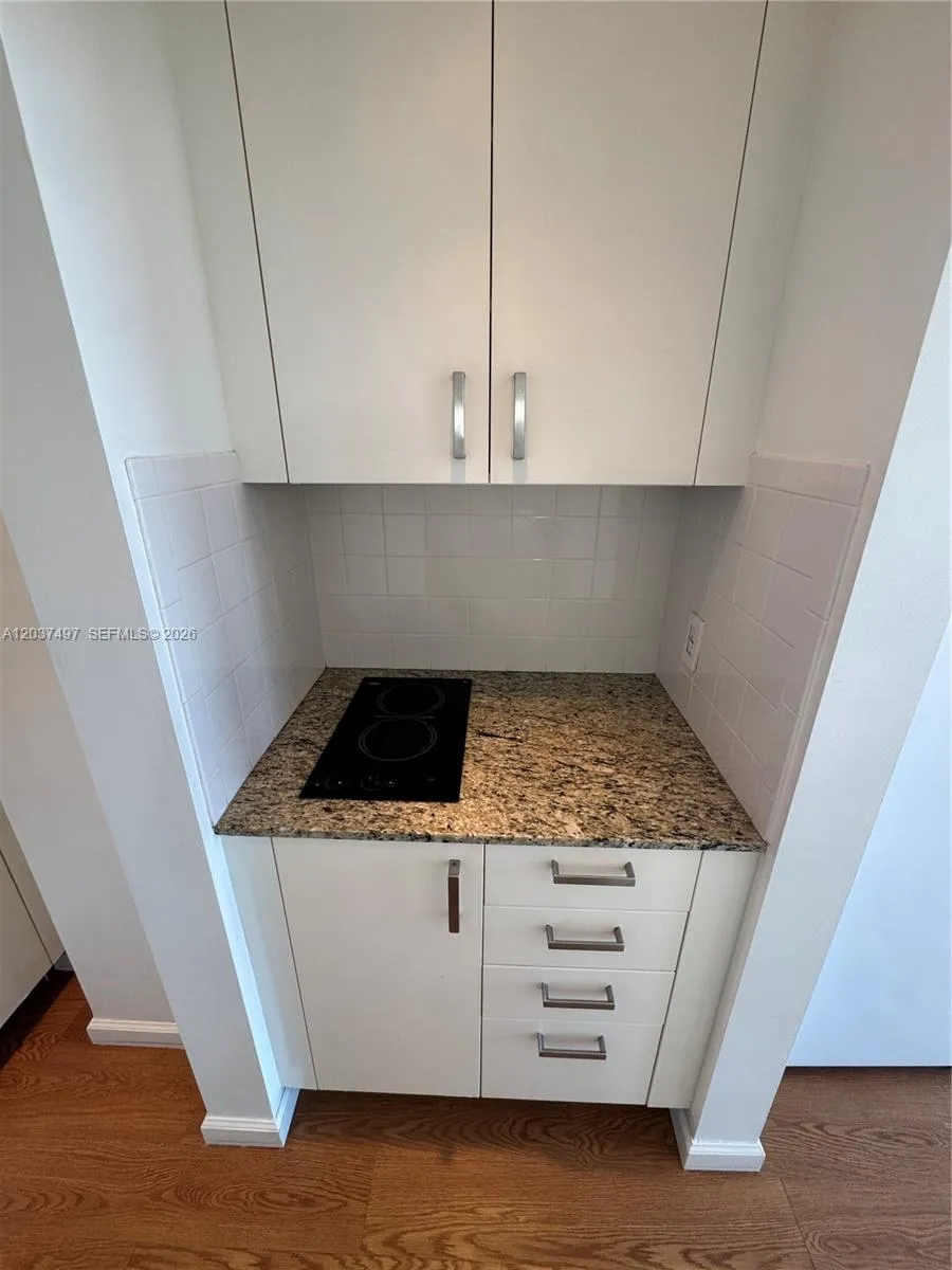 700 Biltmore Way #916 Coral Gables, FL 33134