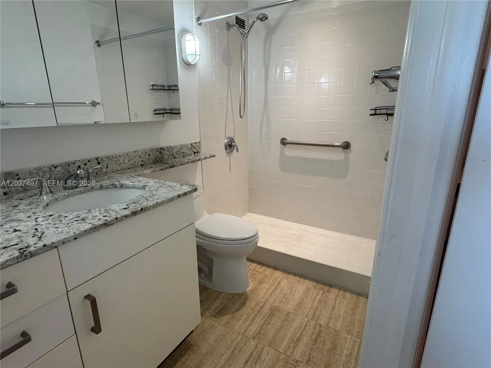 700 Biltmore Way #916 Coral Gables, FL 33134