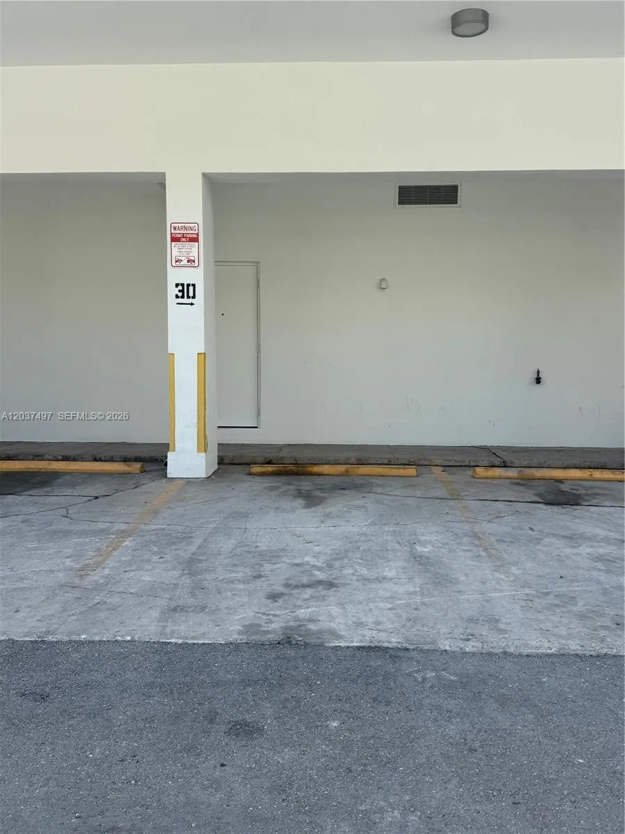 700 Biltmore Way #916 Coral Gables, FL 33134