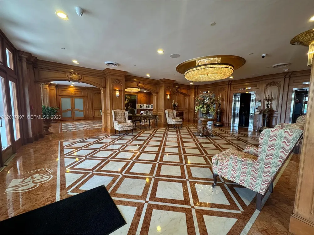 700 Biltmore Way #916 Coral Gables, FL 33134