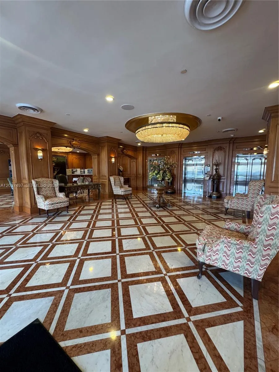 700 Biltmore Way #916 Coral Gables, FL 33134