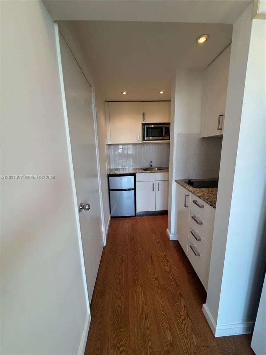 700 Biltmore Way #916 Coral Gables, FL 33134