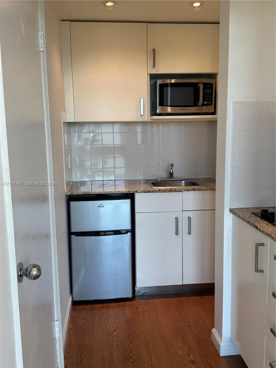 700 Biltmore Way #916 Coral Gables, FL 33134
