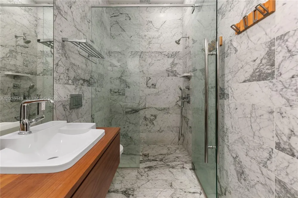 2669 S Bayshore Dr #704N Coconut Grove, FL 33133