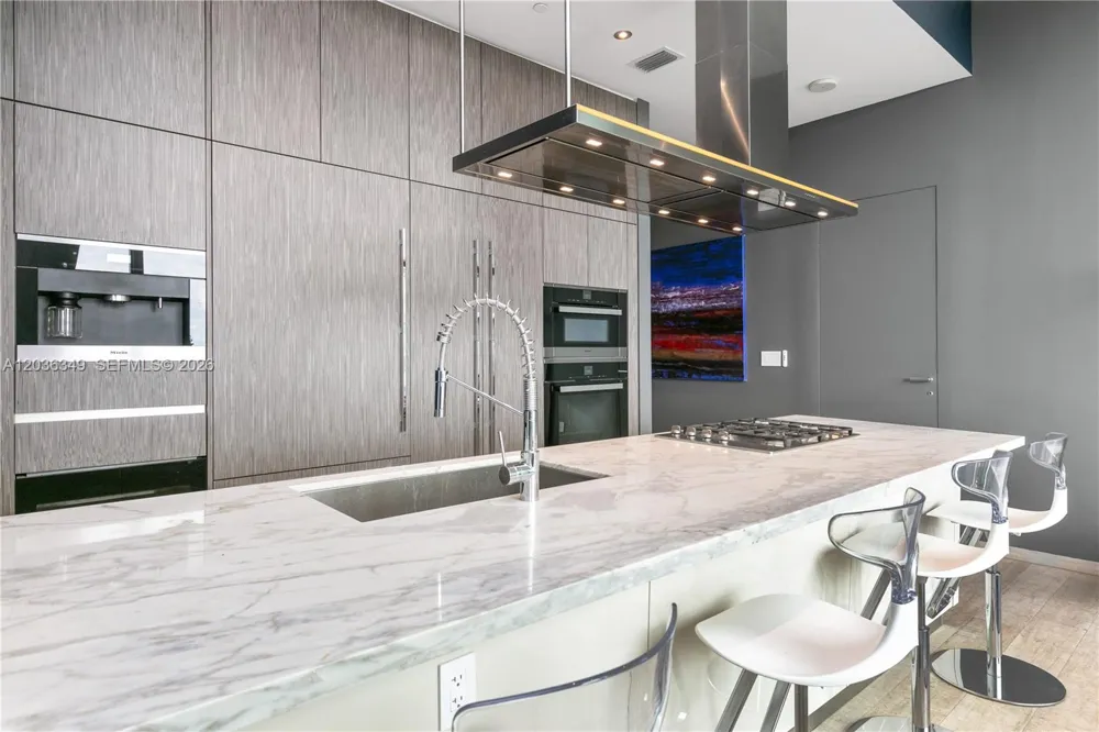 2669 S Bayshore Dr #704N Coconut Grove, FL 33133