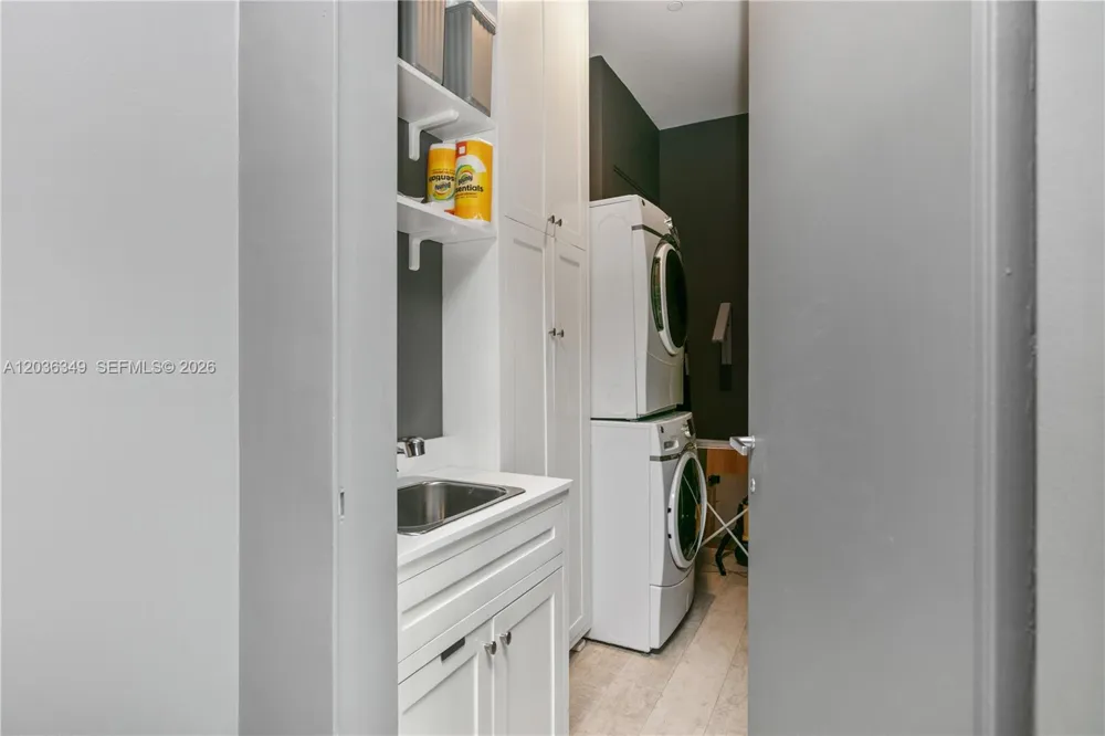 2669 S Bayshore Dr #704N Coconut Grove, FL 33133