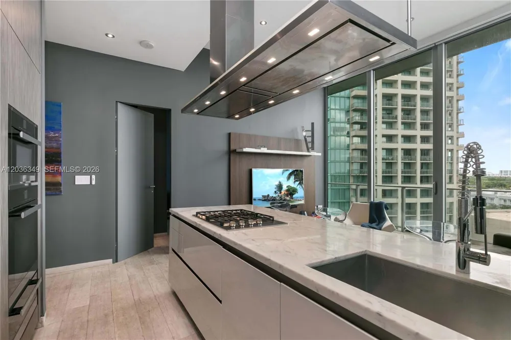 2669 S Bayshore Dr #704N Coconut Grove, FL 33133