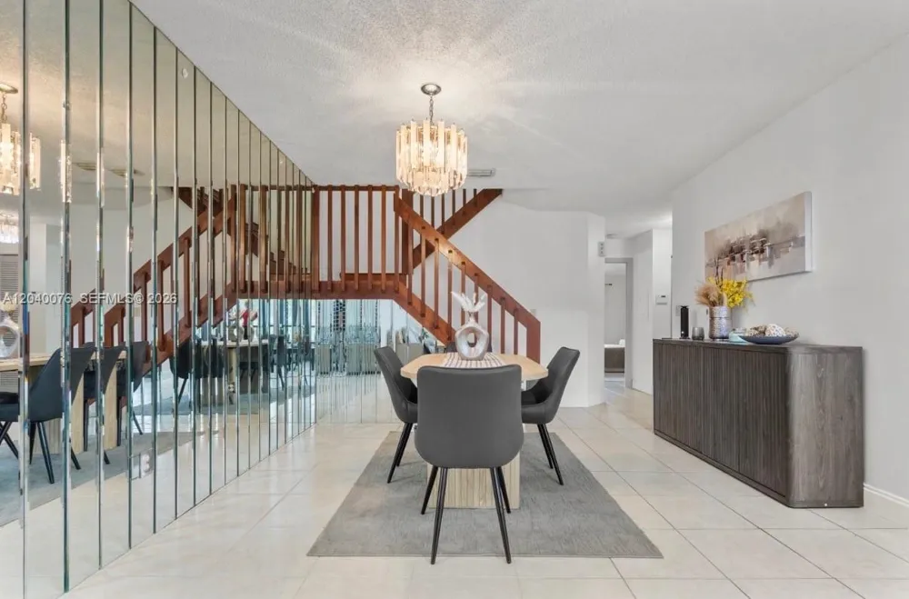 3539 W Inverrary Blvd W Lauderhill, FL 33319