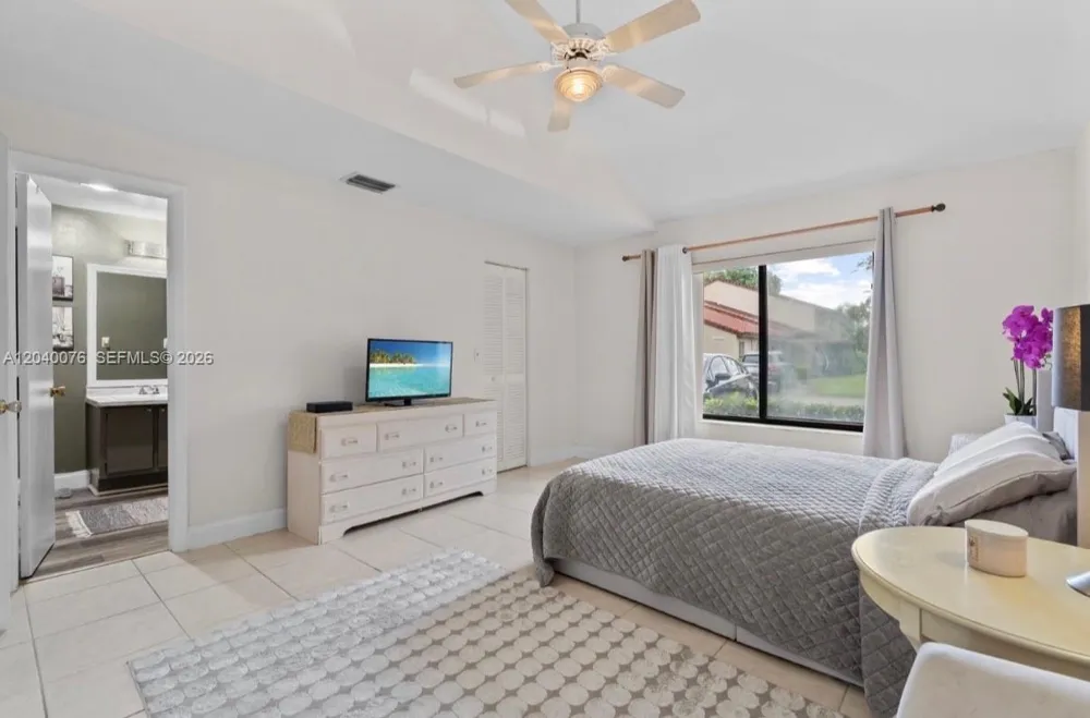3539 W Inverrary Blvd W Lauderhill, FL 33319