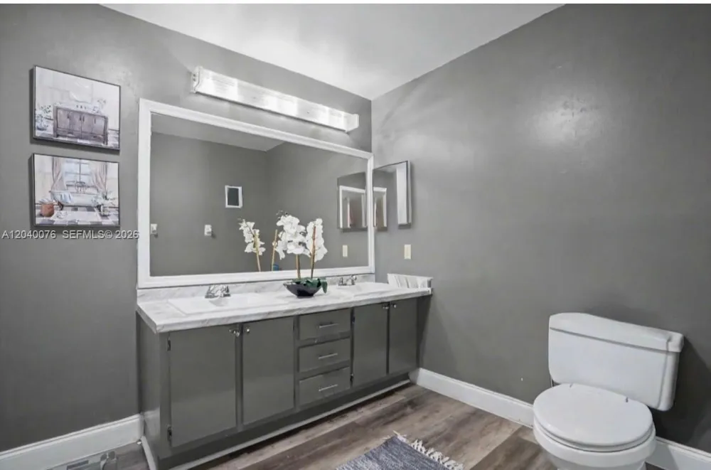 3539 W Inverrary Blvd W Lauderhill, FL 33319