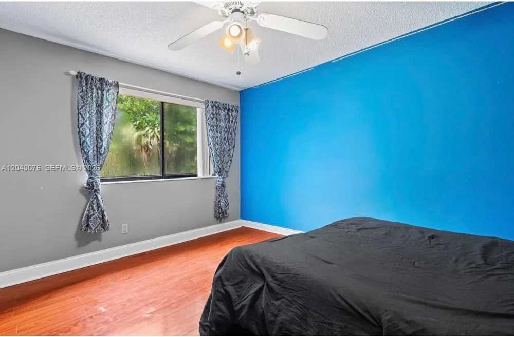 3539 W Inverrary Blvd W Lauderhill, FL 33319