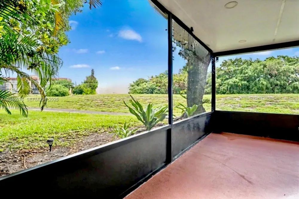 3539 W Inverrary Blvd W Lauderhill, FL 33319