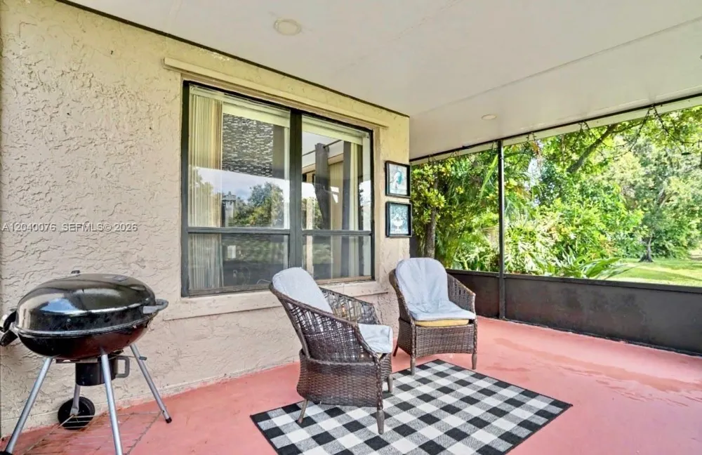 3539 W Inverrary Blvd W Lauderhill, FL 33319