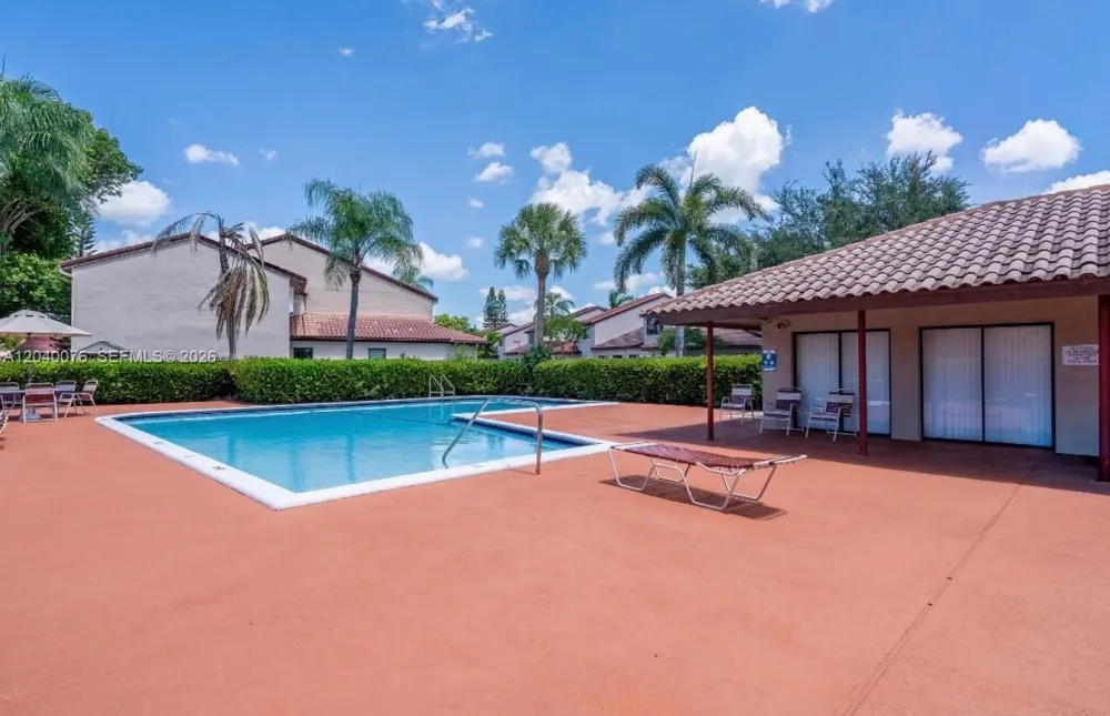 3539 W Inverrary Blvd W Lauderhill, FL 33319