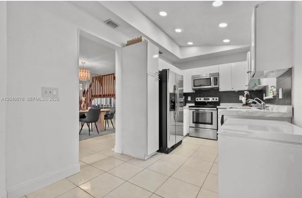3539 W Inverrary Blvd W Lauderhill, FL 33319
