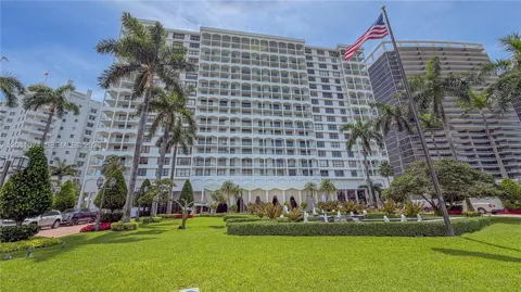 9801 Collins Ave #3U