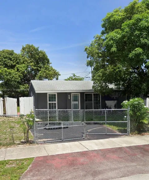 2300 SW 43rd Ave