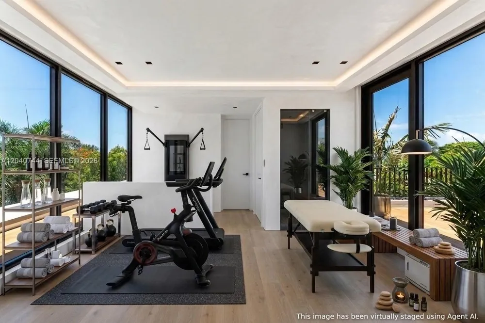165 Hampton Ln Key Biscayne, FL 33149