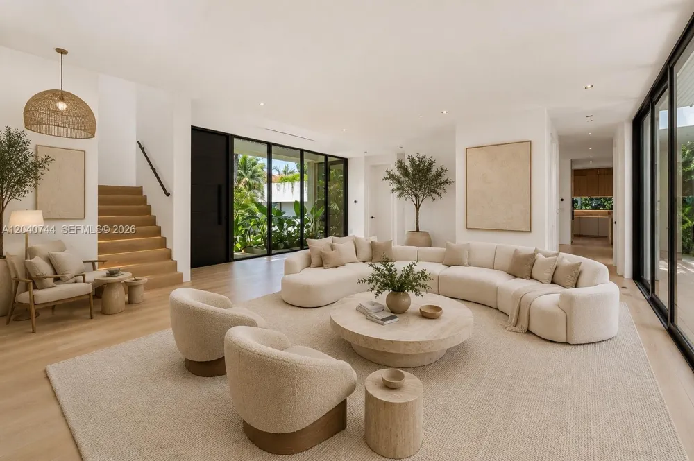 165 Hampton Ln Key Biscayne, FL 33149