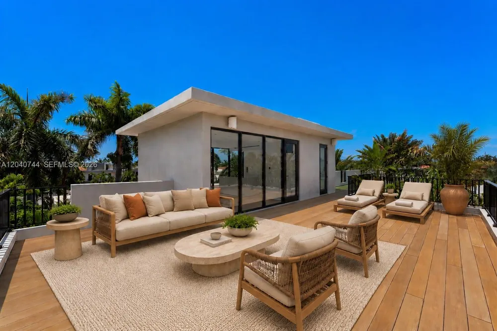 165 Hampton Ln Key Biscayne, FL 33149