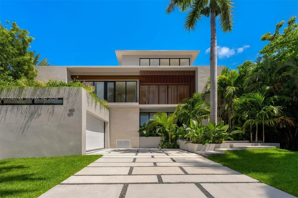 165 Hampton Ln Key Biscayne, FL 33149