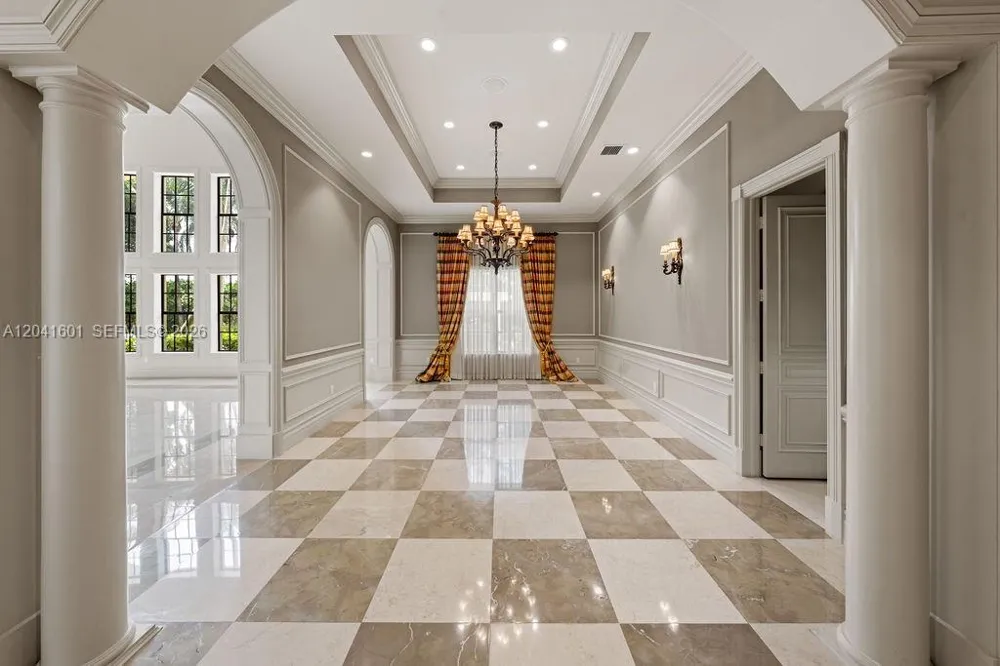 9001 SW 59th Ct Pinecrest, FL 33156