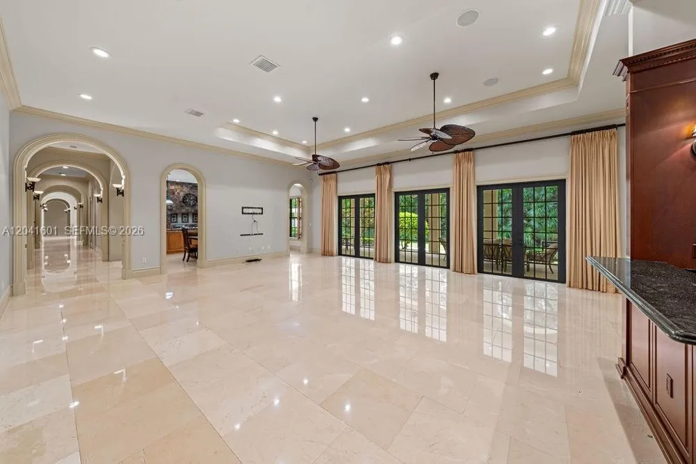 9001 SW 59th Ct Pinecrest, FL 33156
