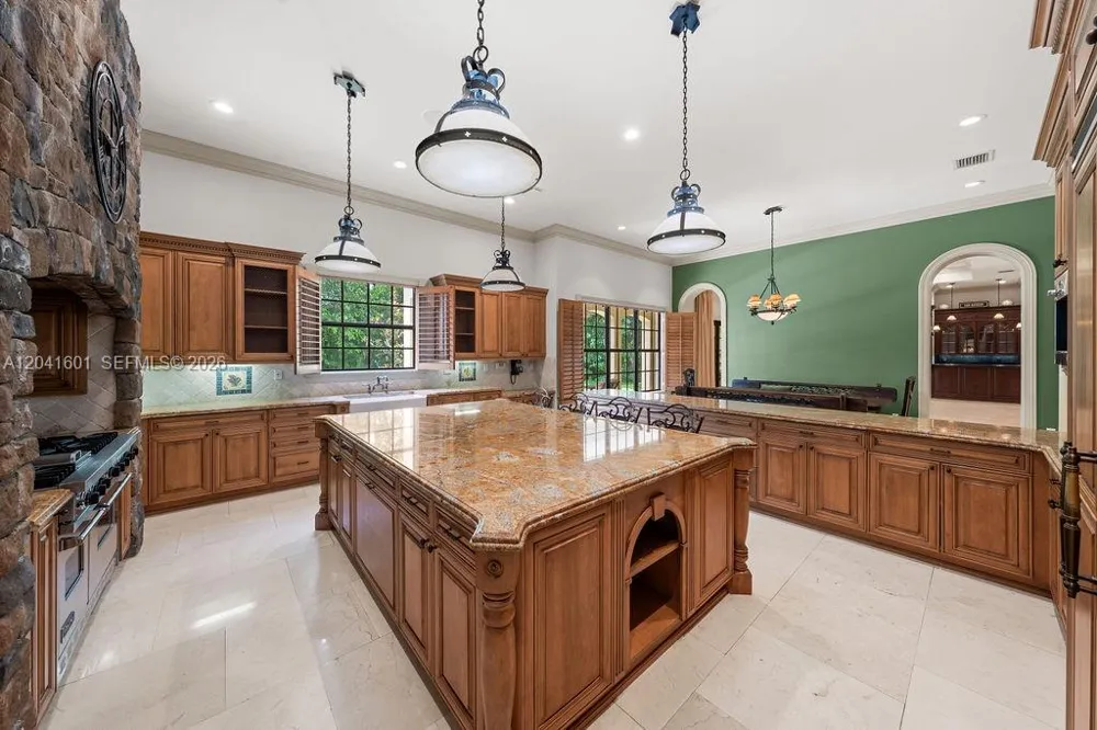 9001 SW 59th Ct Pinecrest, FL 33156