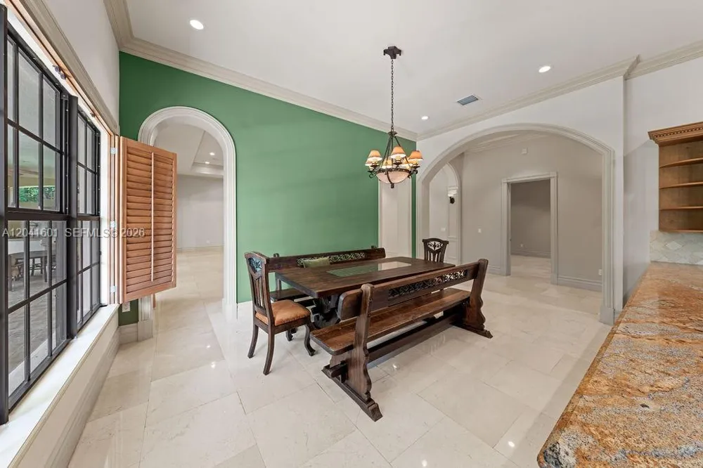 9001 SW 59th Ct Pinecrest, FL 33156