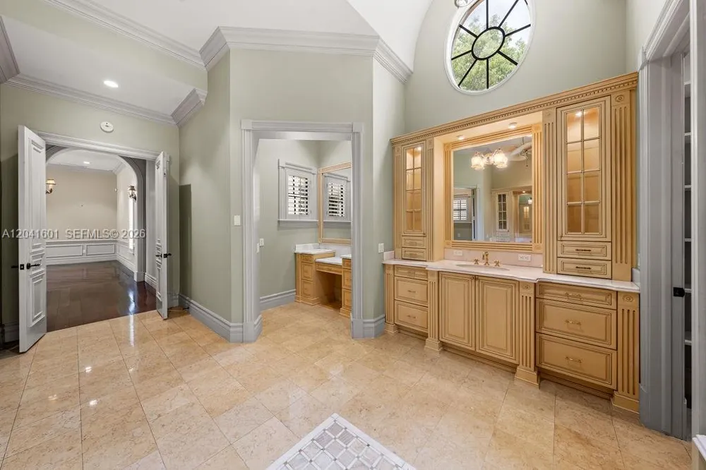 9001 SW 59th Ct Pinecrest, FL 33156