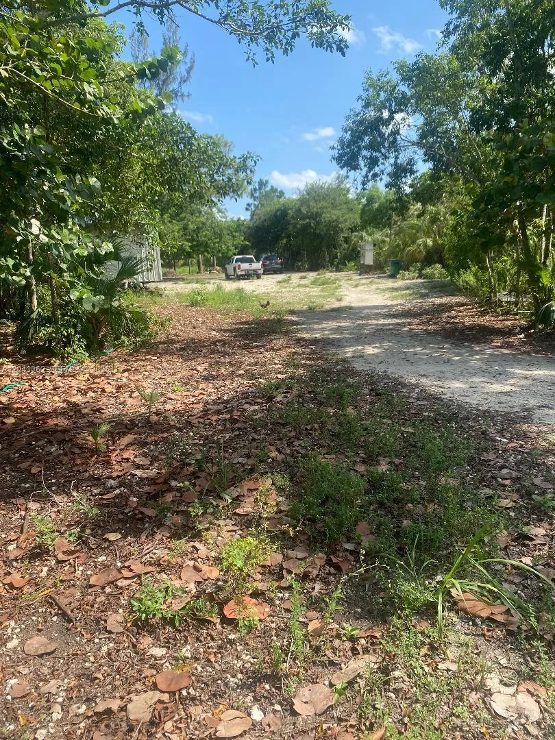 23625 125 AV Homestead, FL 33032