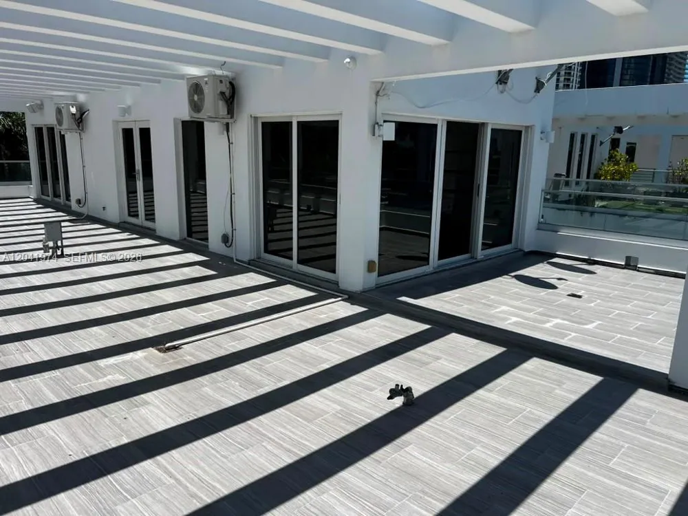 18975 Atlantic Blvd #18975 Sunny Isles Beach, FL 33160