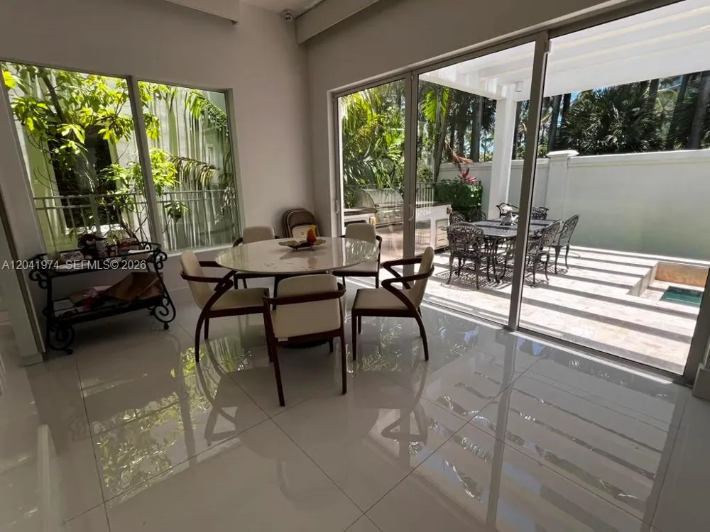 18975 Atlantic Blvd #18975 Sunny Isles Beach, FL 33160