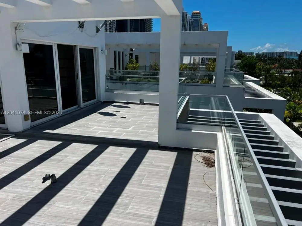 18975 Atlantic Blvd #18975 Sunny Isles Beach, FL 33160