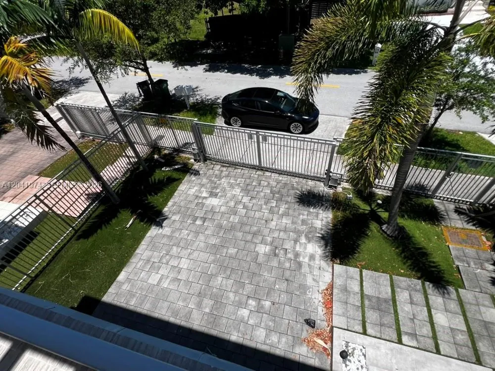 18975 Atlantic Blvd #18975 Sunny Isles Beach, FL 33160