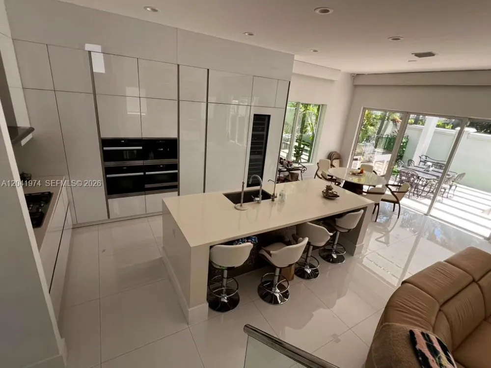 18975 Atlantic Blvd #18975 Sunny Isles Beach, FL 33160