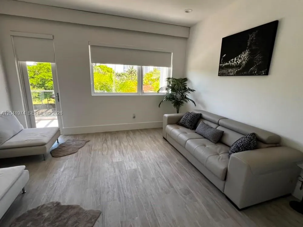 18975 Atlantic Blvd #18975 Sunny Isles Beach, FL 33160