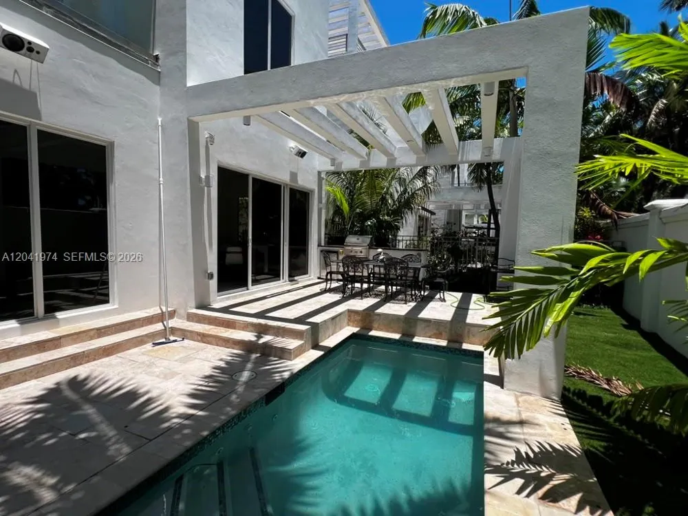 18975 Atlantic Blvd #18975 Sunny Isles Beach, FL 33160