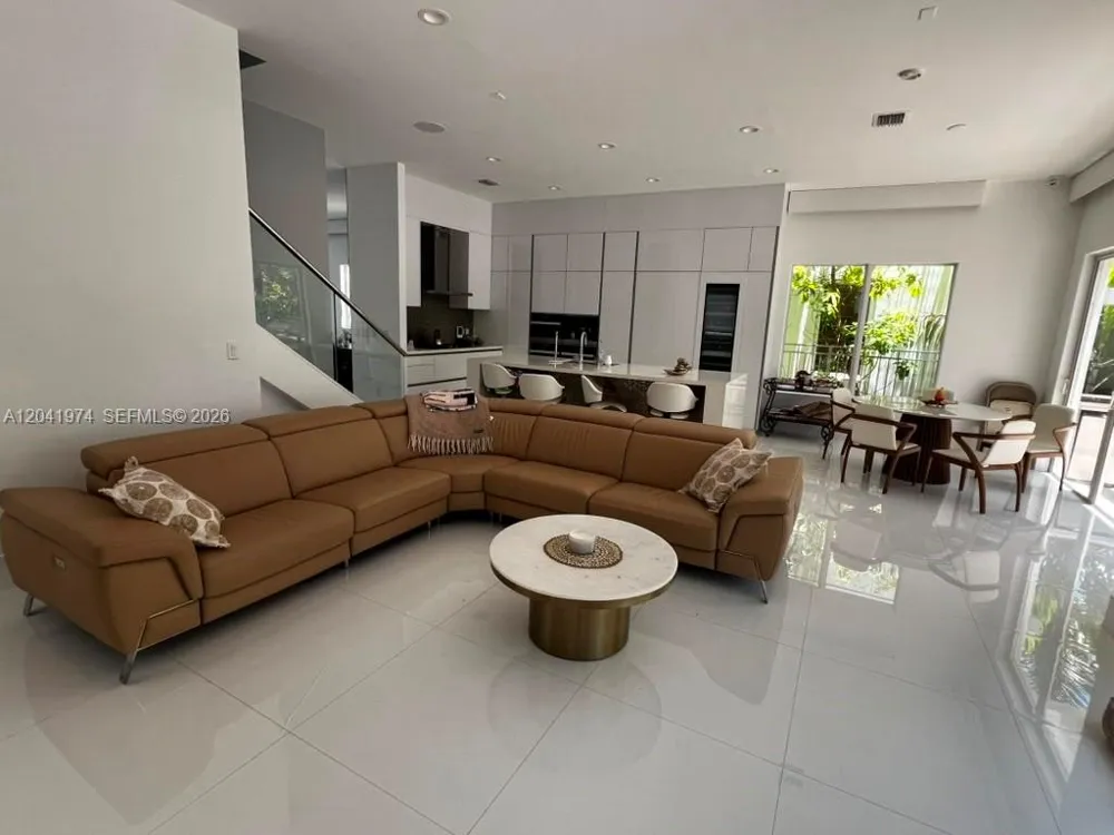 18975 Atlantic Blvd #18975 Sunny Isles Beach, FL 33160