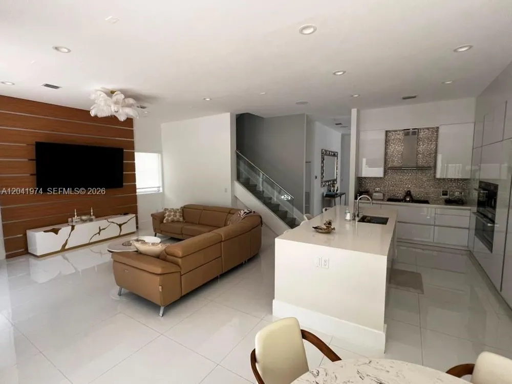 18975 Atlantic Blvd #18975 Sunny Isles Beach, FL 33160