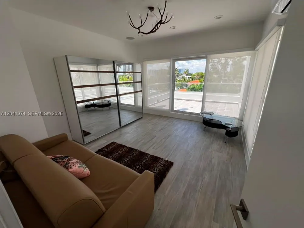 18975 Atlantic Blvd #18975 Sunny Isles Beach, FL 33160