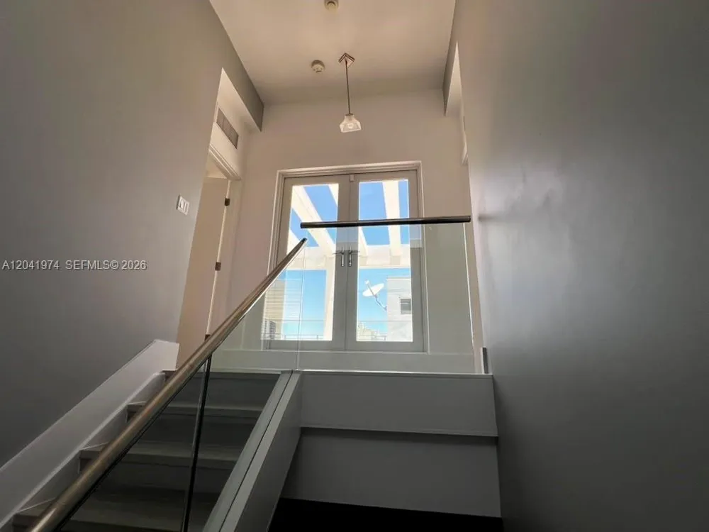 18975 Atlantic Blvd #18975 Sunny Isles Beach, FL 33160