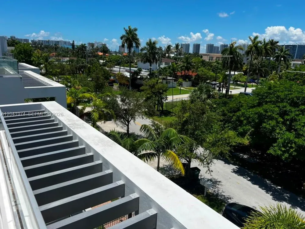 18975 Atlantic Blvd #18975 Sunny Isles Beach, FL 33160