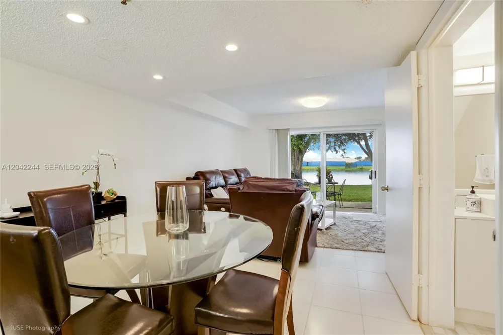 221 Riviera Cir Weston, FL 33326