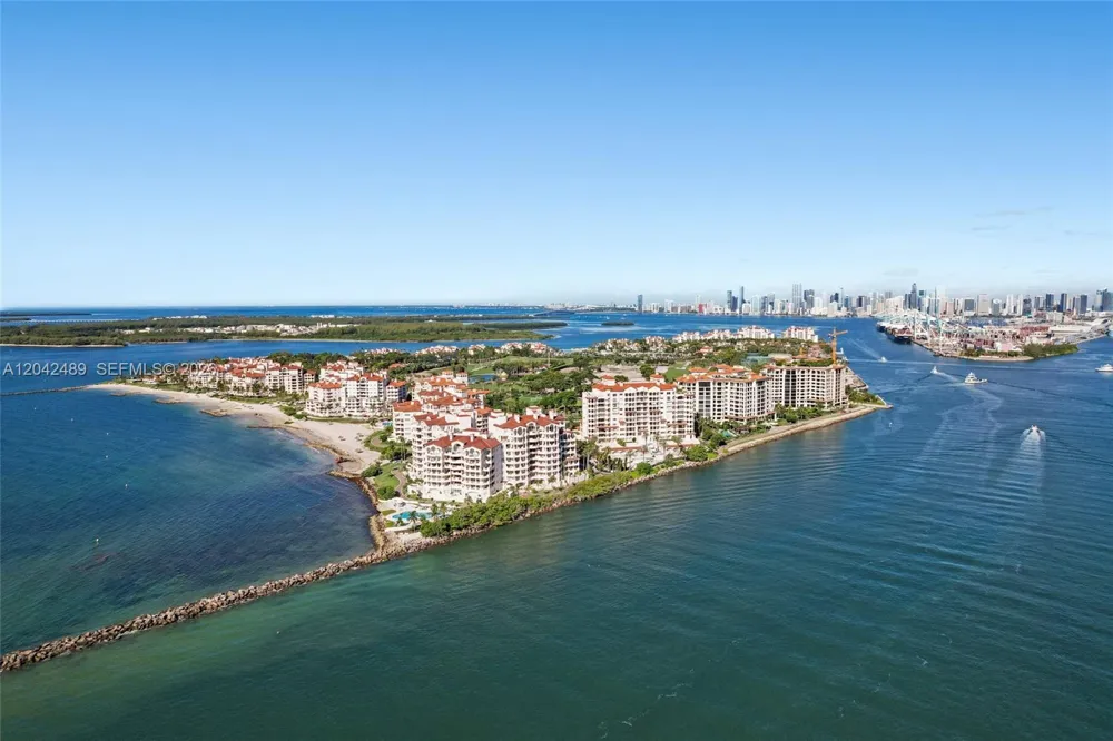 7141 Fisher Island Dr #7141 Miami Beach, FL 33109