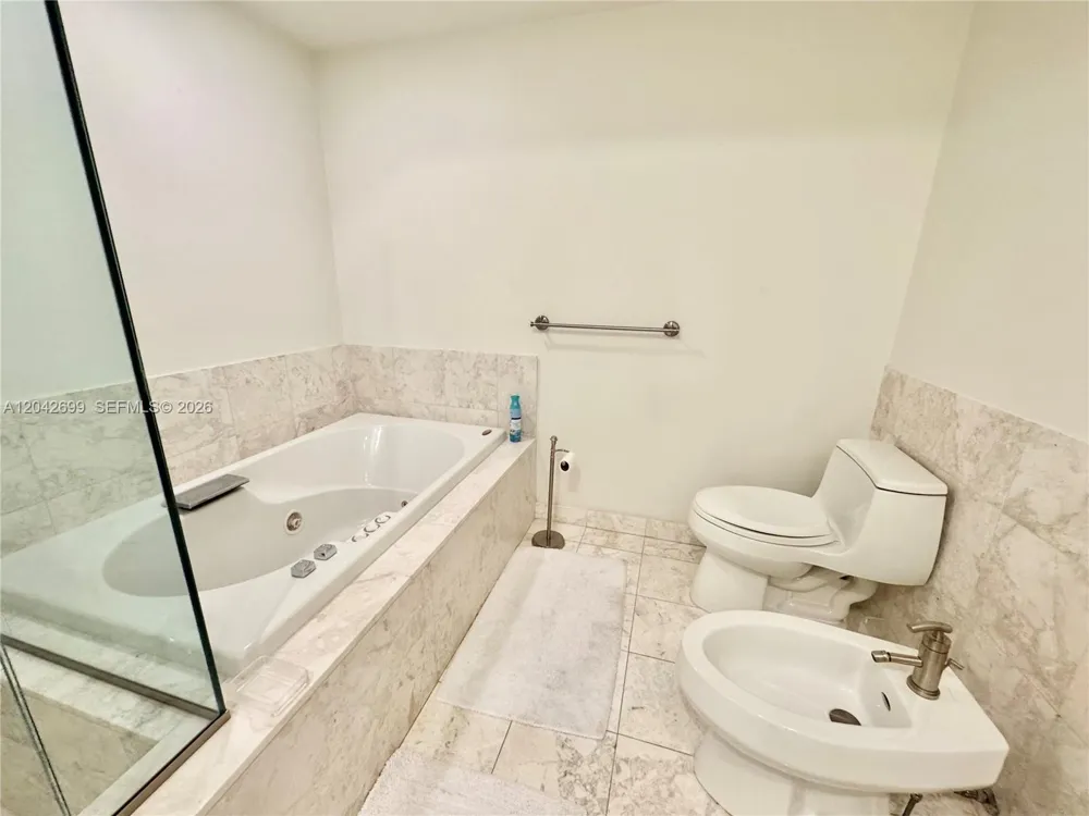 1331 Brickell Bay Dr #406 Miami, FL 33131