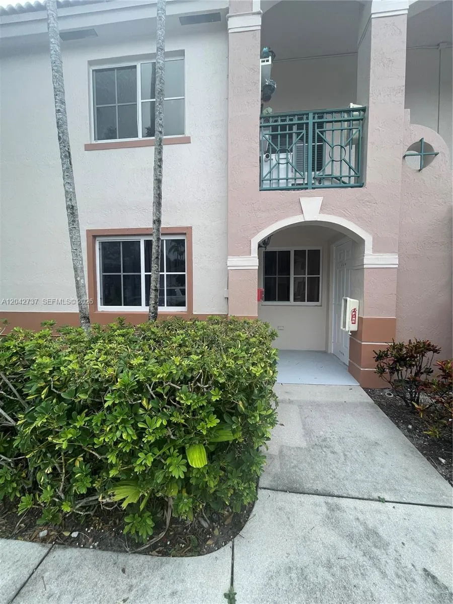 2151 NW 77th Way #102 Pembroke Pines, FL 33024